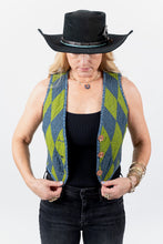 Load image into Gallery viewer, The Wolfe Quilt Vest - Small
