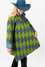 Load image into Gallery viewer, The Helen Quilt Jacket - Longer Sleeves