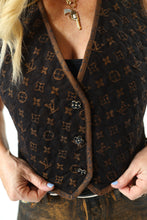 Load image into Gallery viewer, The Wolfe Quilted Vest - PRE-ORDER