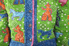 Load image into Gallery viewer, The Queen Bee