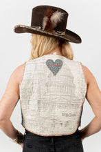 Load image into Gallery viewer, The Wolfe Quilted Vest - Medium