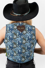 Load image into Gallery viewer, The Wolfe Quilt Vest - Small