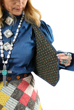 Load image into Gallery viewer, The Wolfe Vest - Small