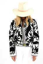 Load image into Gallery viewer, The Slim Shortie