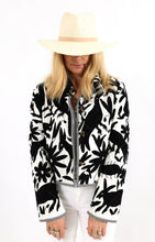 Load image into Gallery viewer, The Slim Shortie