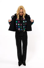 Load image into Gallery viewer, The Queen Bee