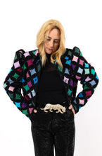 Load image into Gallery viewer, The Queen Bee