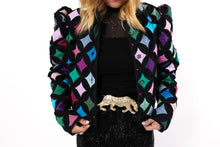 Load image into Gallery viewer, The Queen Bee