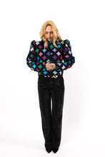 Load image into Gallery viewer, The Queen Bee