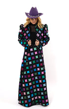 Load image into Gallery viewer, The Queen Bee