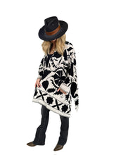 Load image into Gallery viewer, Suzani Helen