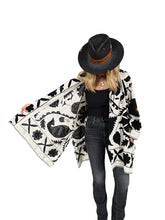 Load image into Gallery viewer, Suzani Helen