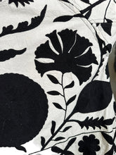 Load image into Gallery viewer, Suzani Helen