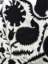 Load image into Gallery viewer, Suzani Helen