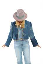 Load image into Gallery viewer, The Slim Shortie