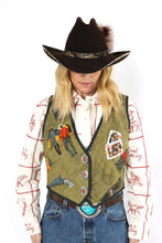 Load image into Gallery viewer, The Wolfe Vest - Medium