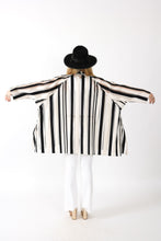 Load image into Gallery viewer, Silk Helen