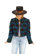 Load image into Gallery viewer, The Slim Shortie