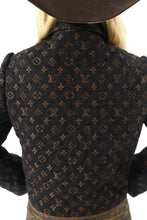 Load image into Gallery viewer, The Slim Shortie Quilted Jacket - PRE-ORDER
