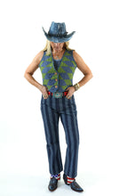 Load image into Gallery viewer, The Wolfe Quilt Vest - Medium
