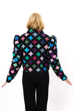 Load image into Gallery viewer, The Queen Bee
