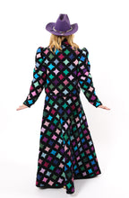 Load image into Gallery viewer, The Queen Bee
