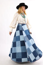 Load image into Gallery viewer, The Class Act Maxi
