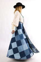 Load image into Gallery viewer, The Class Act Maxi

