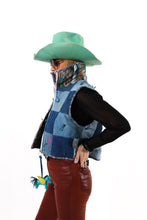 Load image into Gallery viewer, Le Zip Crop Vest
