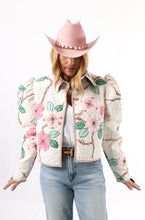 Load image into Gallery viewer, The Queen Bee
