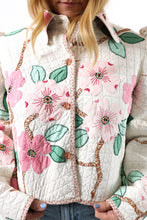 Load image into Gallery viewer, The Queen Bee
