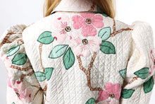 Load image into Gallery viewer, The Queen Bee
