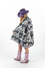 Load image into Gallery viewer, The Helen Quilt Jacket - Longer Sleeves
