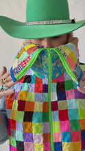 Load and play video in Gallery viewer, Le Zip Quilt Vest
