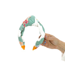 Load image into Gallery viewer, The Daisy Quilted Headband
