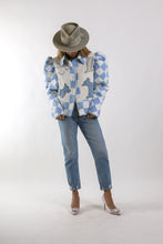 Load image into Gallery viewer, The Queen Bee
