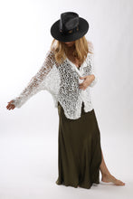 Load image into Gallery viewer, Fe Knits Robe in White
